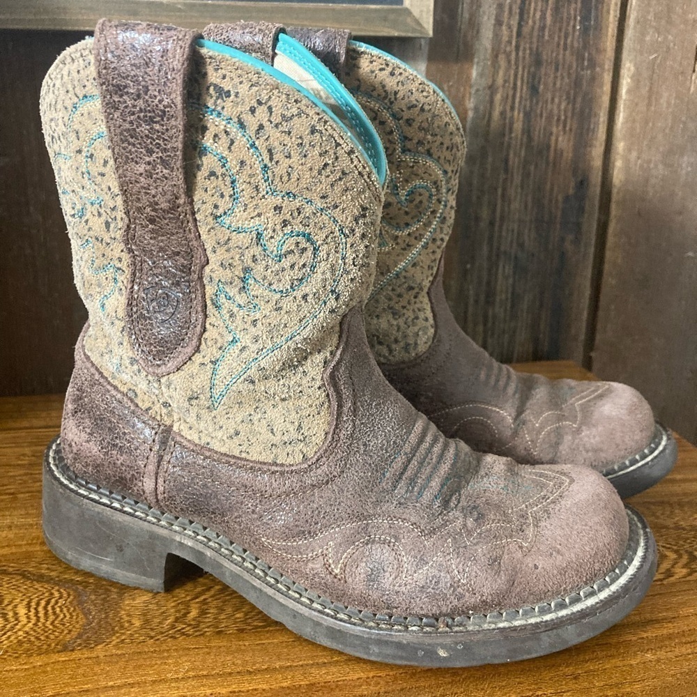 Ariat cowgirl western boots size 6.5B brown leather teal trim accents